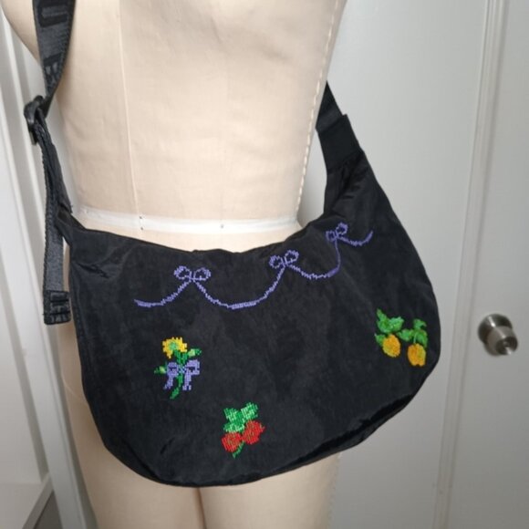 Baggu Medium Nylon Crescent Bag Bow Fruit Cross Stitch Black - Picture 2 of 4
